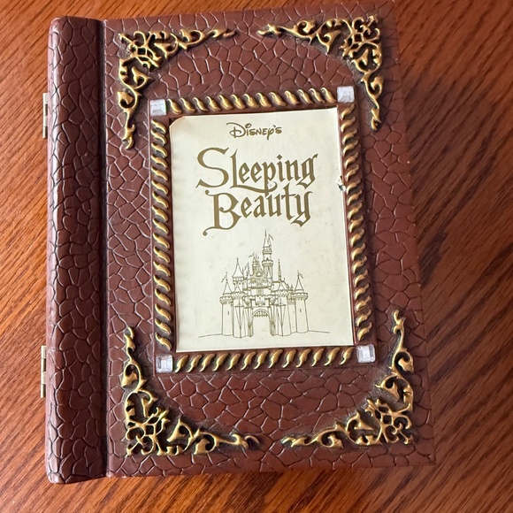 Disney Sleeping Beauty Limited Edition Watch Collection Set - Picture 5 of 6